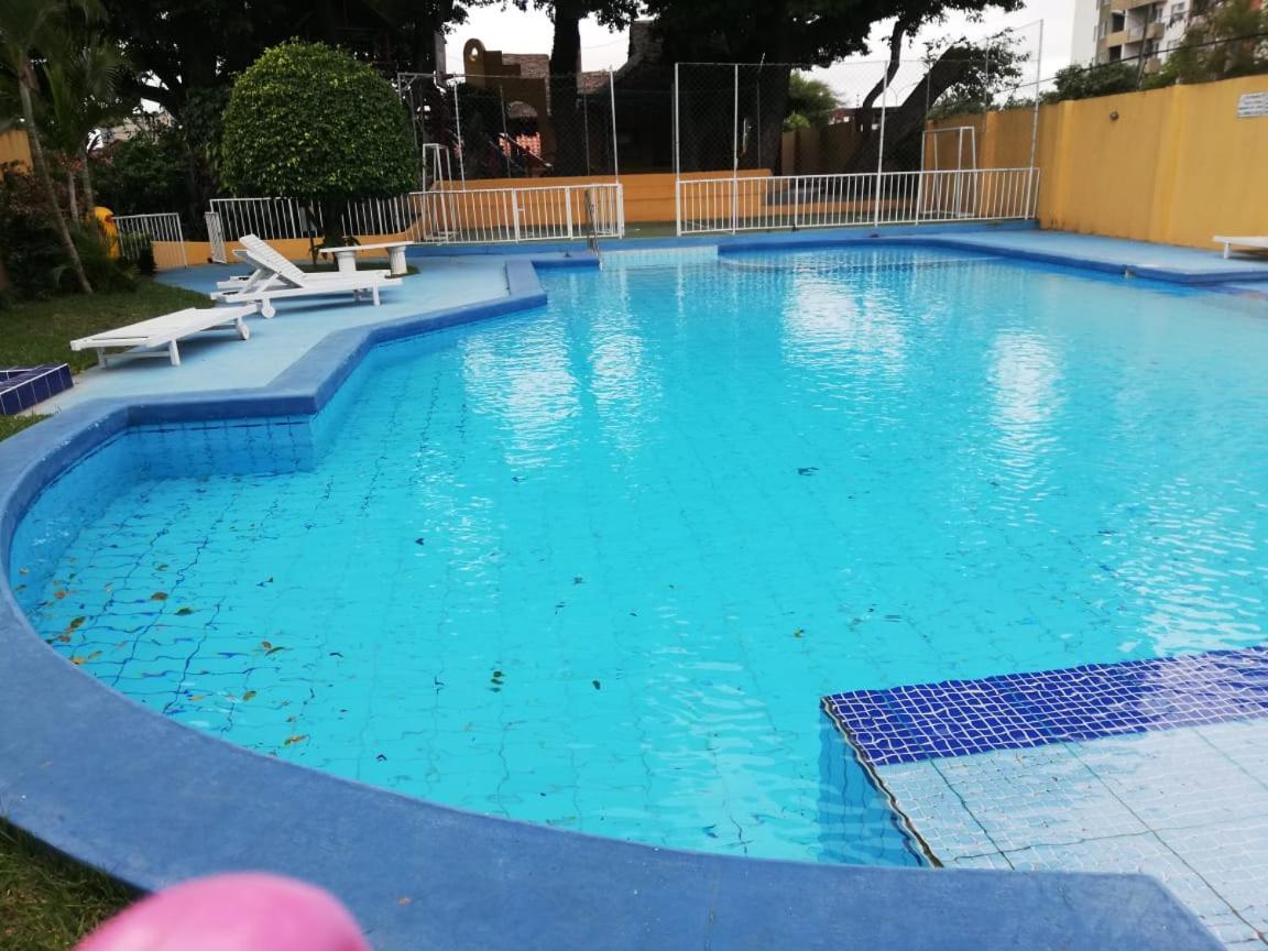 PEQUEÑO y ACOGEDOR DEPARTAMENTO CON GARAJE y recibe PEQUEÑOS PELUDITOS Santa Cruz de La Sierra Exterior foto